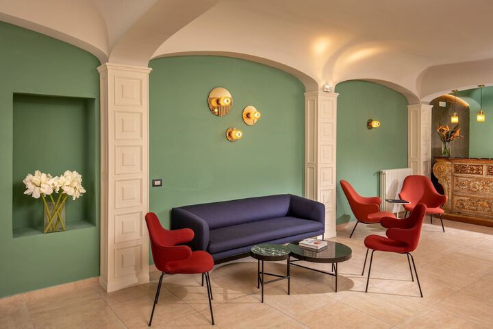Entrance & Lobby