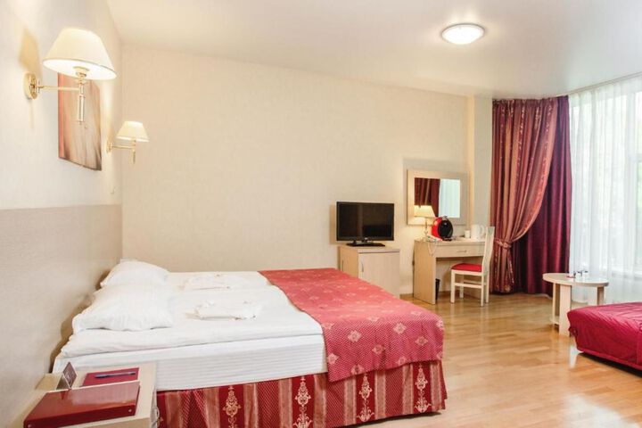 Room 9 of 35