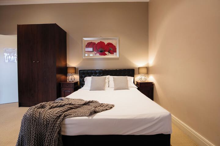 Room 3 of 25