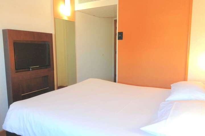 Room 12 of 61