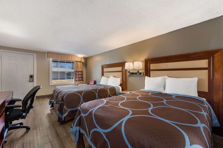 1 Double Bed Accessible (1 of 18)