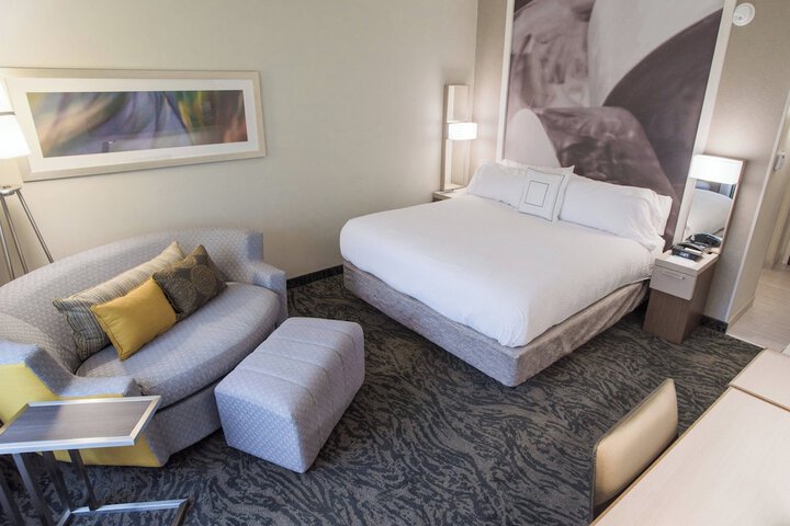 Room 10 of 24
