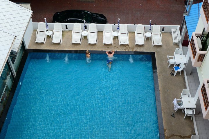 Pool 41 of 67
