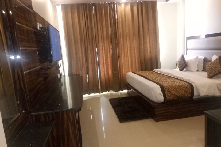 Room 30 of 61