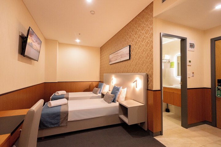 Room 17 of 49