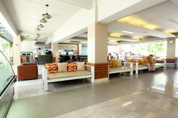 Guest Lobby