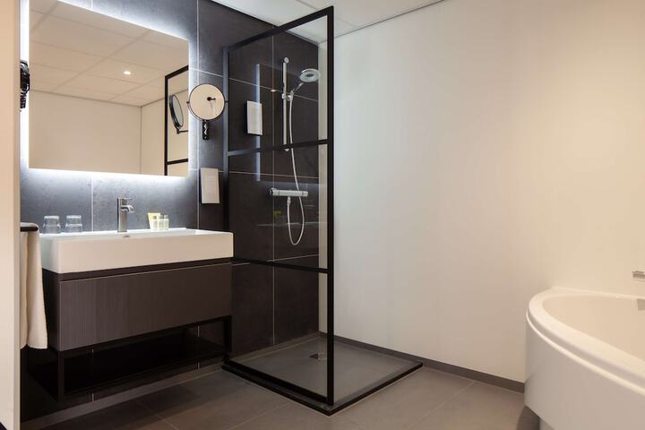 Clean Restrooms