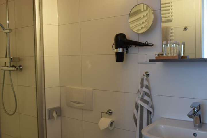 Room 19 of 28