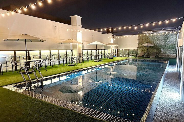 Pool 44 of 67