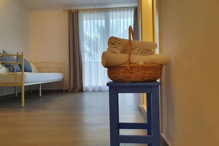 Room 25 of 65