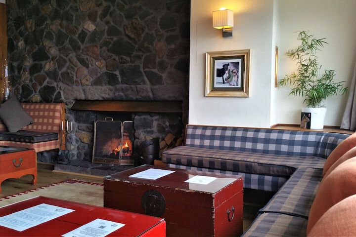 Lounge 45 of 67