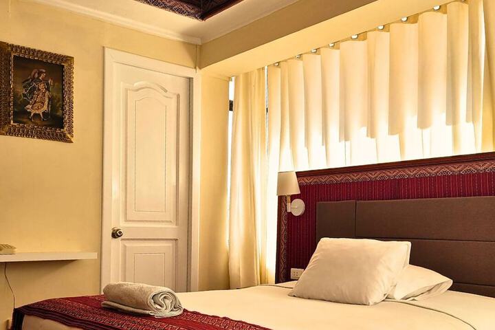 Room 3 of 8