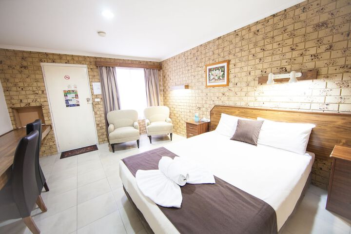Room 9 of 48