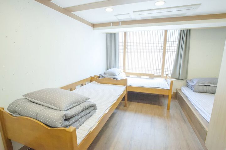 Room 5 of 90