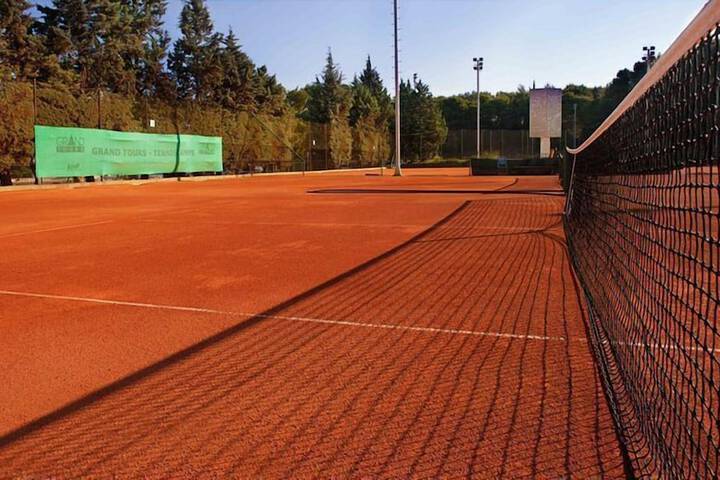 Tennis court