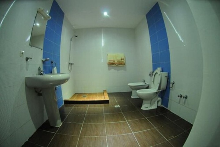 Room 17 of 25