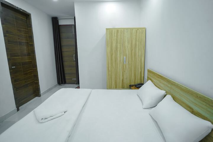 Room 16 of 27