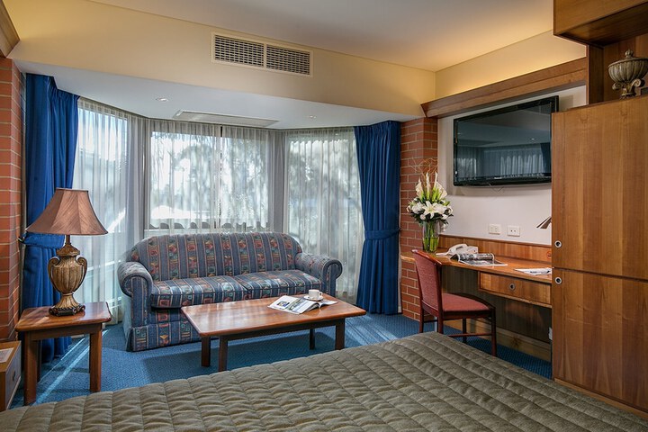 Room 6 of 56
