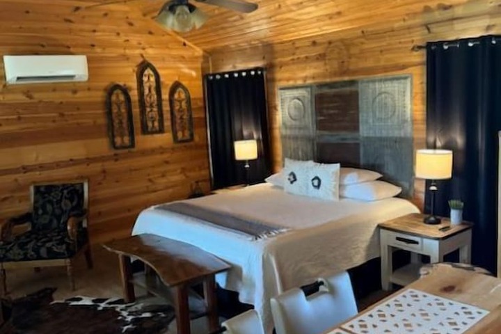 Room 40 of 201