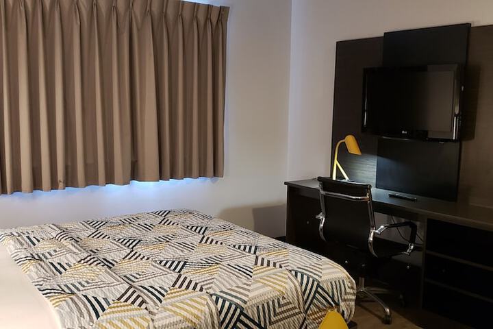 1 Queen Bed Micfridge (1 of 9)