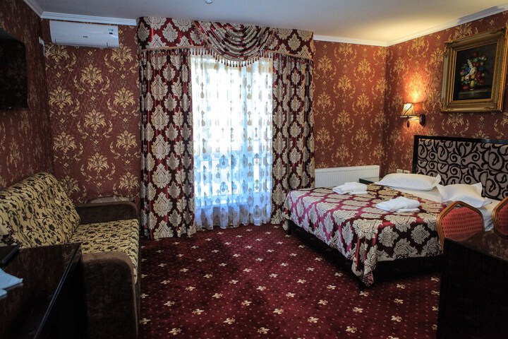 Room 13 of 63