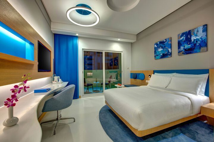 Room 5 of 16