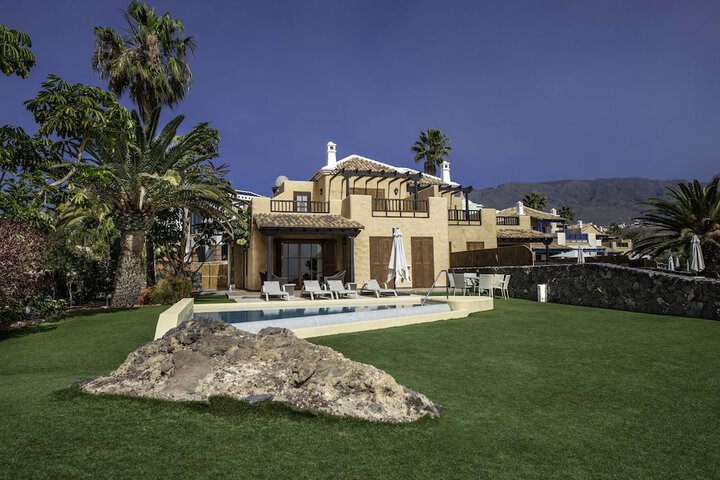 Pools & Facilities
