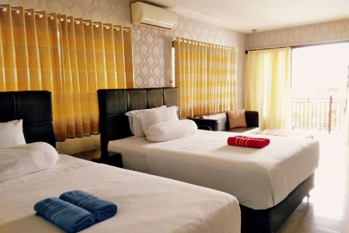 Room 3 of 34