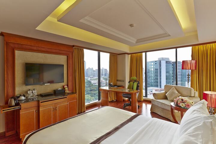 Room 27 of 64