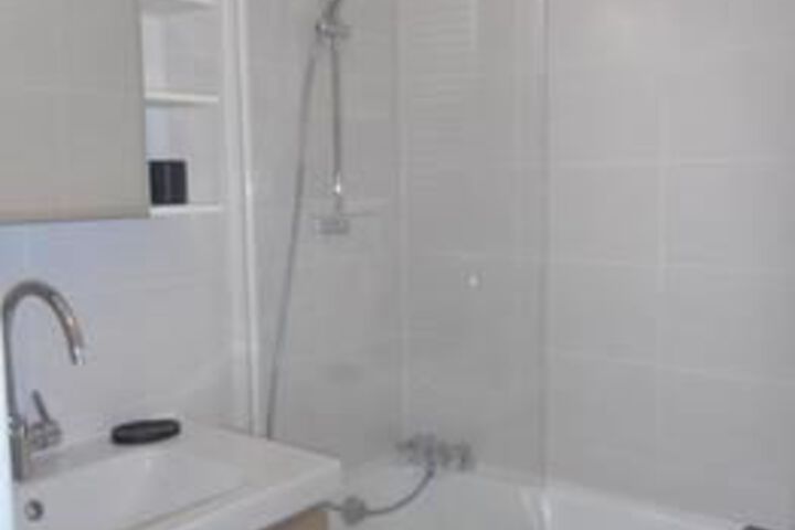 Room 4 of 17