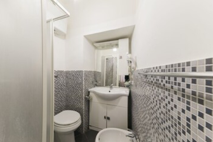 Room 2 of 22