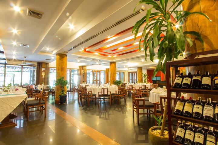 Dining 50 of 90