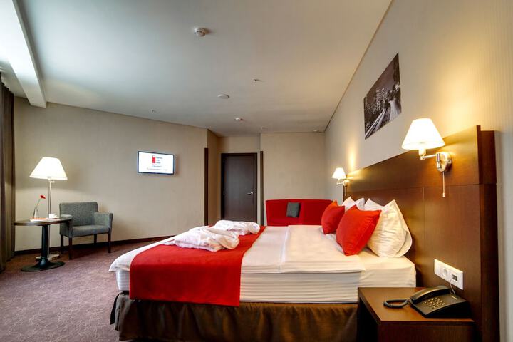 Room 25 of 66