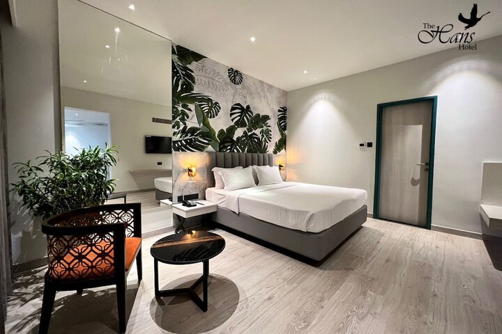 Room 14 of 38