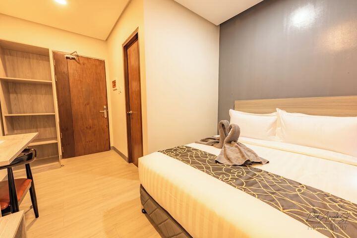 Room 16 of 30