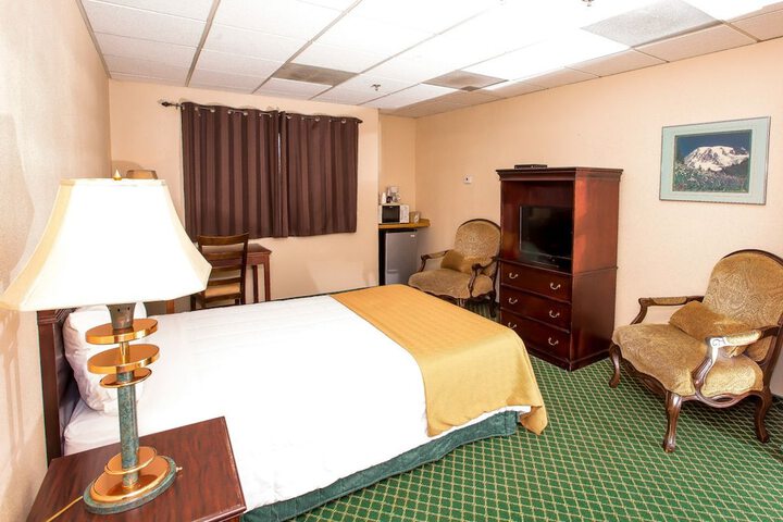 Room 9 of 35