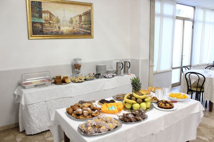 Dining 100 of 136