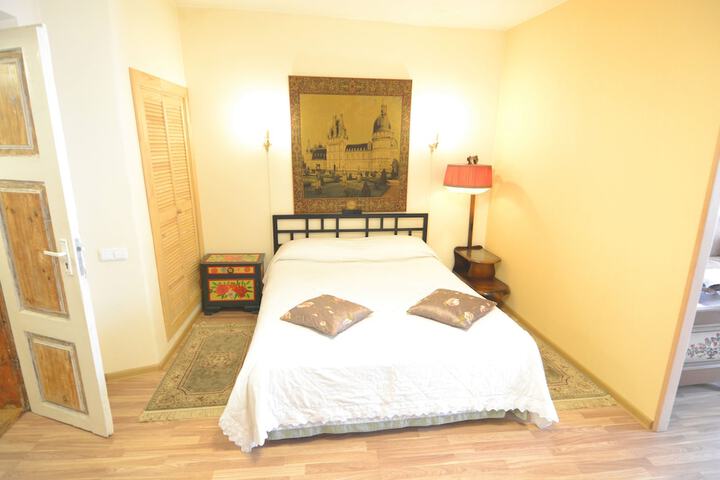 Room 25 of 92