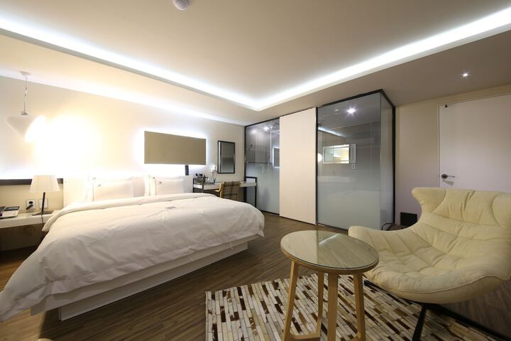 Room 19 of 70