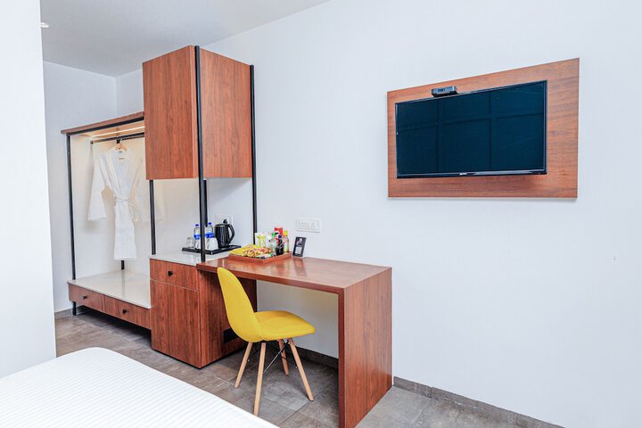 Room 5 of 41