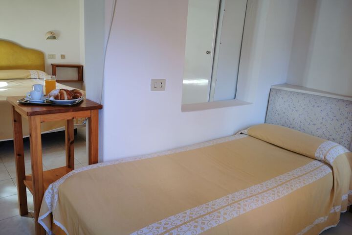 Room 4 of 45