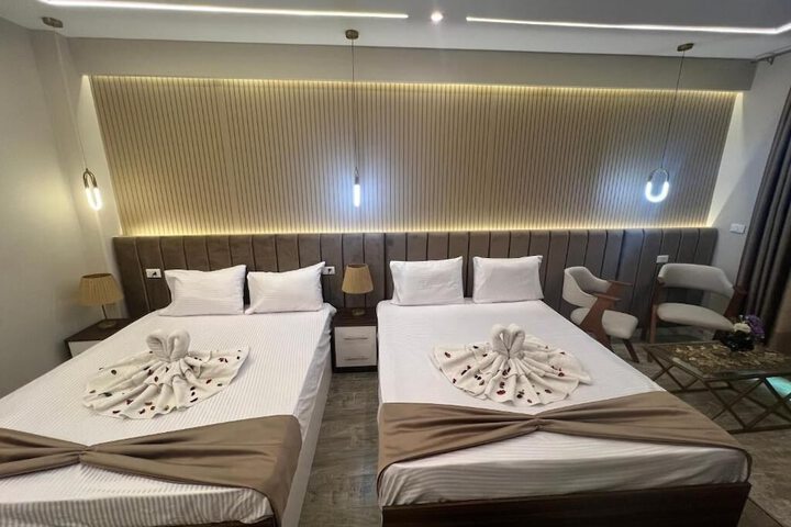 Room 5 of 14