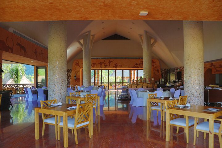 Dining 50 of 78