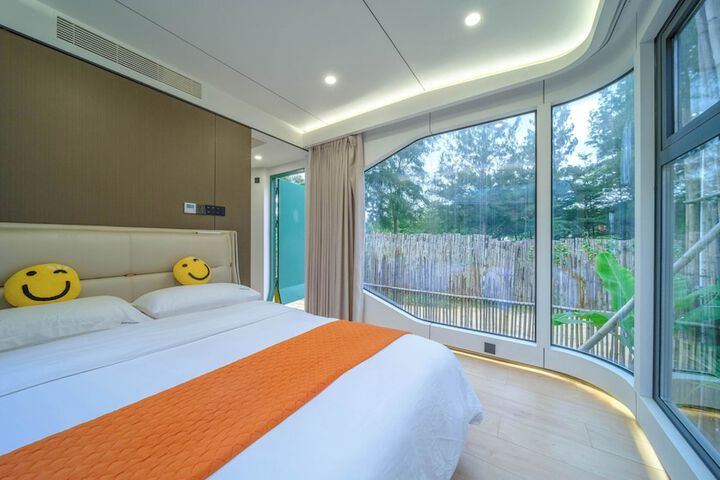 Room 93 of 171
