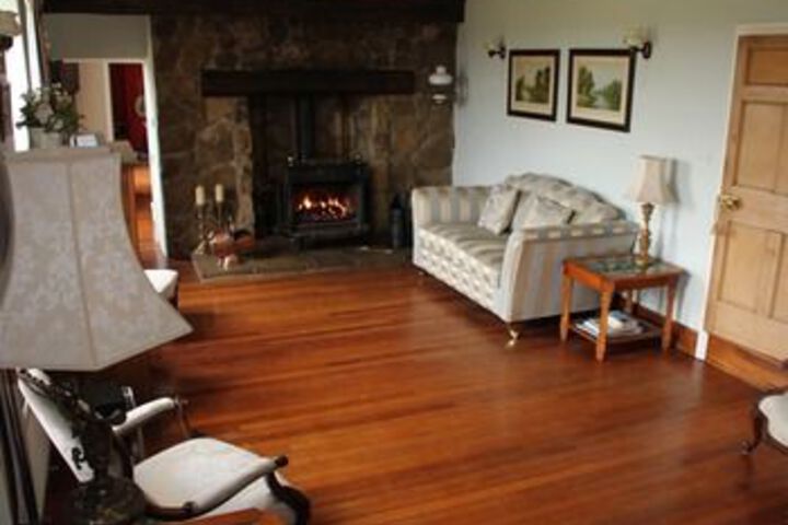Lounge 17 of 20