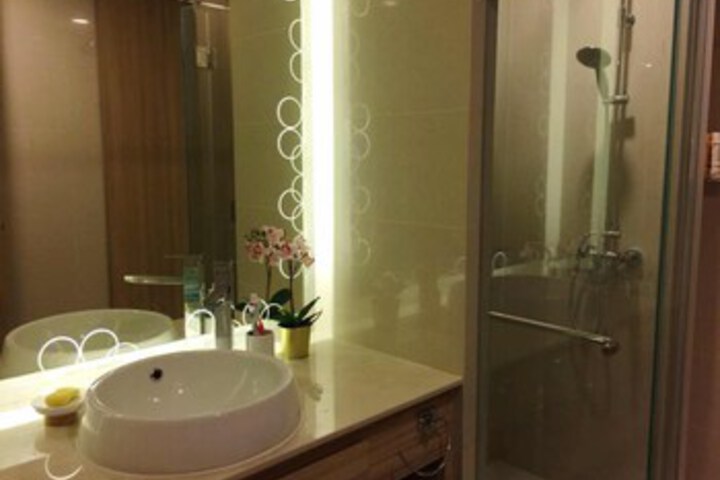 Room 3 of 25
