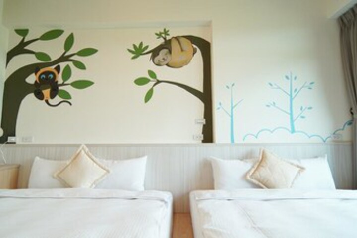 Room 17 of 24