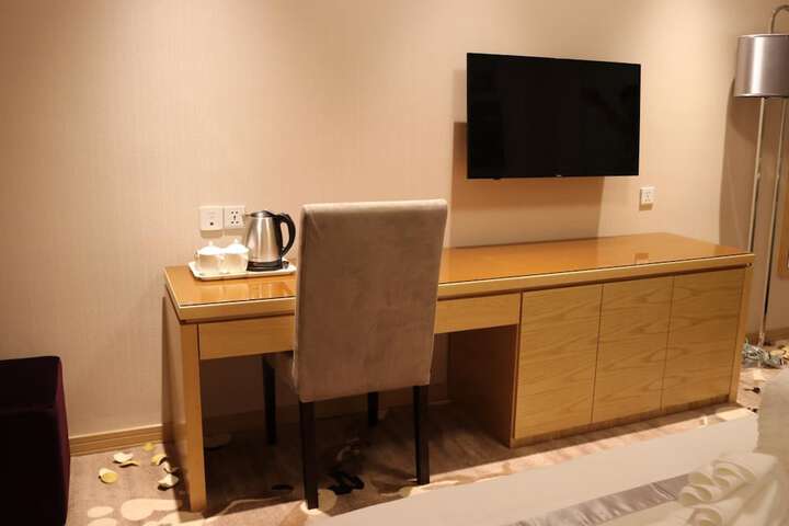 Room 18 of 53