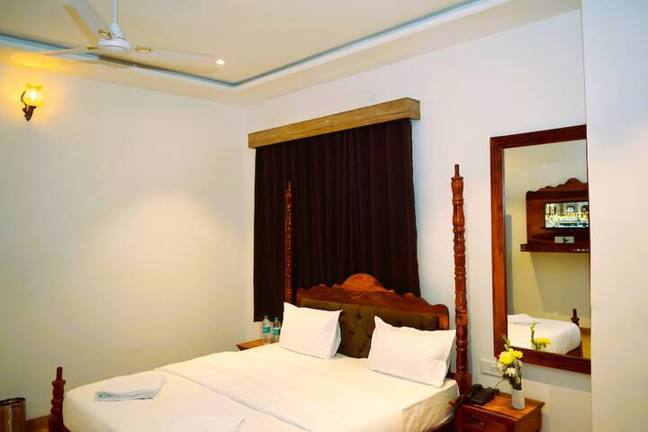 Room 7 of 15
