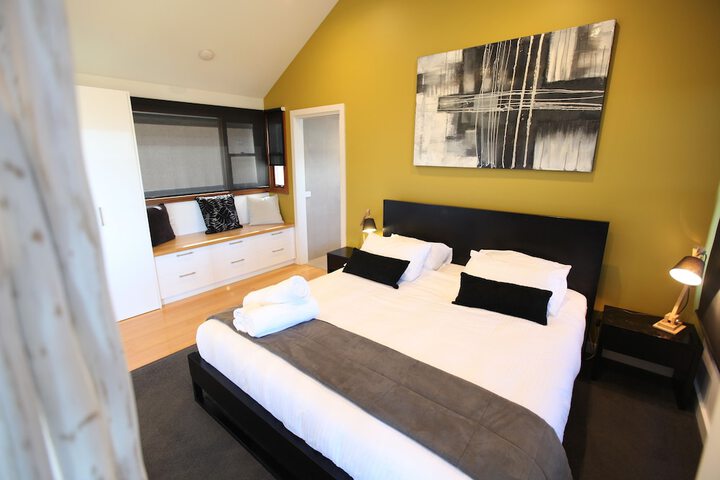 Room 4 of 48